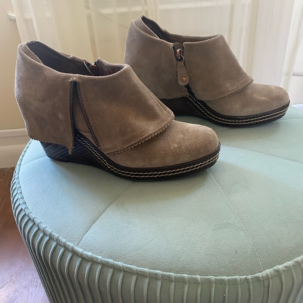Dr. Scholl’s Women’s Create Wedge Booties with Leather Uppers